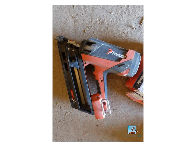 Spijkermachine met toebehoren - afbeelding 5 van  8