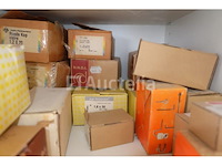 Spijkers en noppen - afbeelding 1 van  11