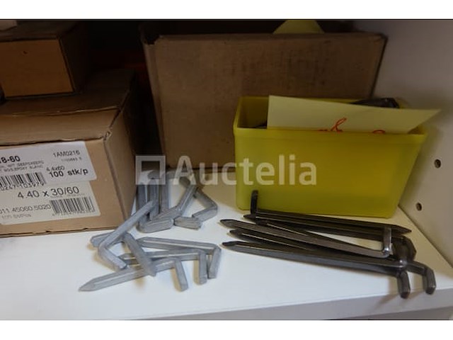 Spijkers en noppen - afbeelding 9 van  11