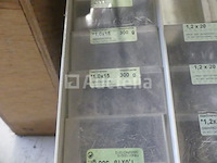 Spijkers en schroeven - afbeelding 3 van  33