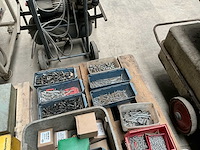 Spijkers, nagels & nieten - afbeelding 3 van  5
