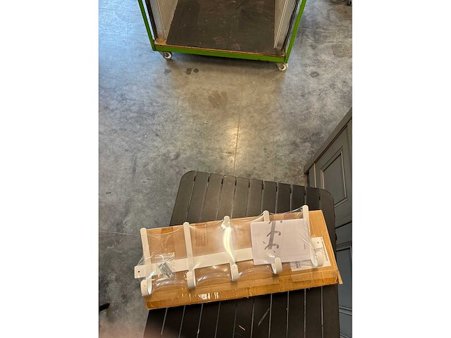 Spinder design dexter 5 kapstok - afbeelding 1 van  2