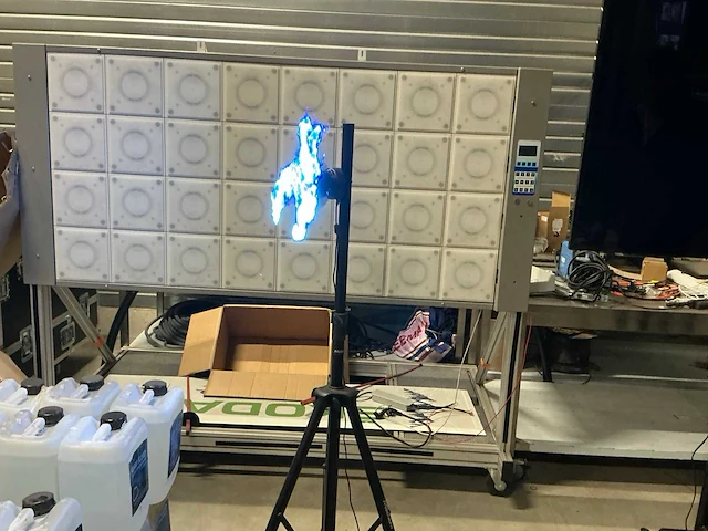 Spindisplay f100 cm – 3d-holografische roterende projector - afbeelding 3 van  9