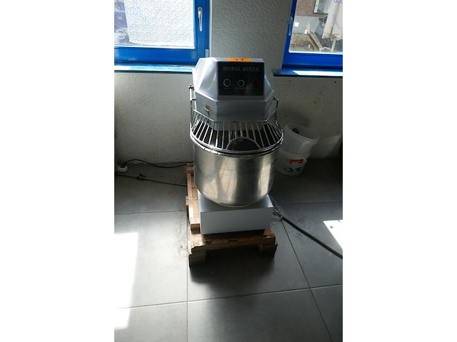 Spiraalkneedmachine dough master usa - afbeelding 1 van  5