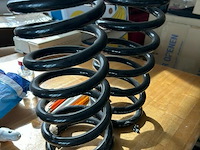 Spiraalveren achter bmw e60 - afbeelding 1 van  1