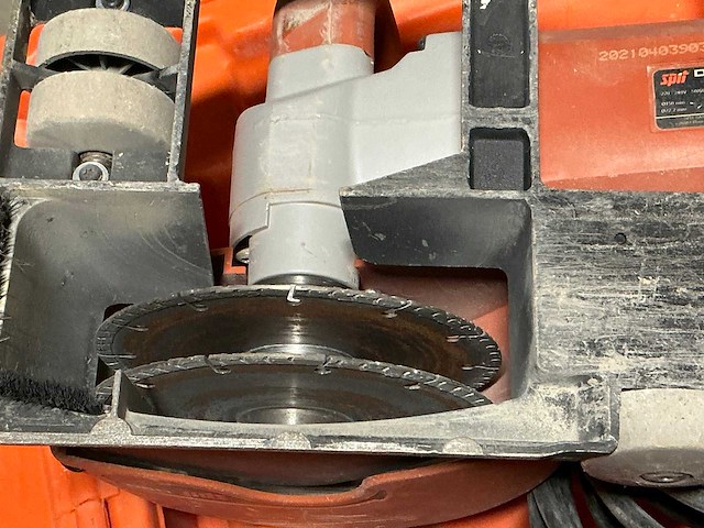 Spit d90 sleuvenslijpmachine - afbeelding 3 van  4