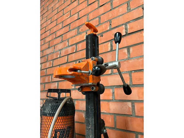 Spit diamantboorstatief + 15 diamantboren - afbeelding 9 van  9