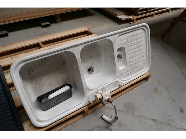 Spoelbakken en lavabo - afbeelding 2 van  4
