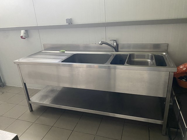 Spoeltafel met kraan 200x70x85cm hoogte - afbeelding 1 van  2