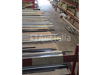 Spoorlengtes voor schuifdeuren, ventilatieroosters van het chassis, metalen stijlbevestigingen