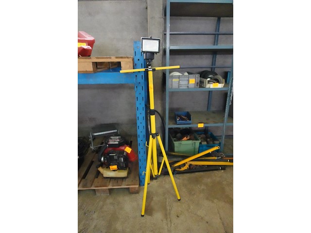Spot op statief - afbeelding 1 van  1