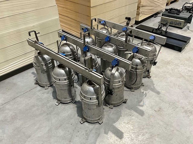 Spotlight par 64 - afbeelding 2 van  6