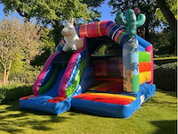 Springkasteel alpaca - overdekt met glijbaan