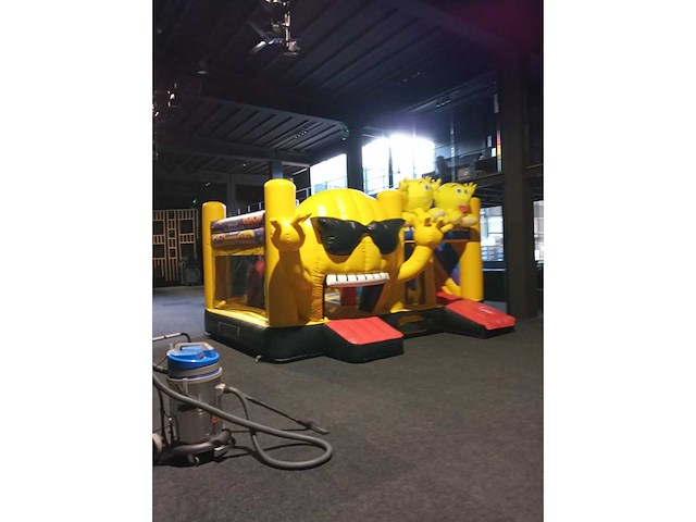 Springkasteel emoji - afbeelding 1 van  1