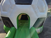 Springkasteel gesloten voetbal