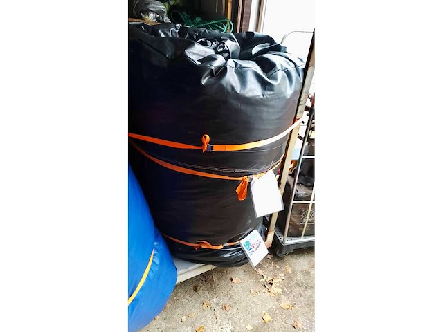 Springkasteel “hut" - afbeelding 3 van  4