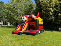 Springkasteel red devil - overdekt met glijbaan - afbeelding 2 van  4