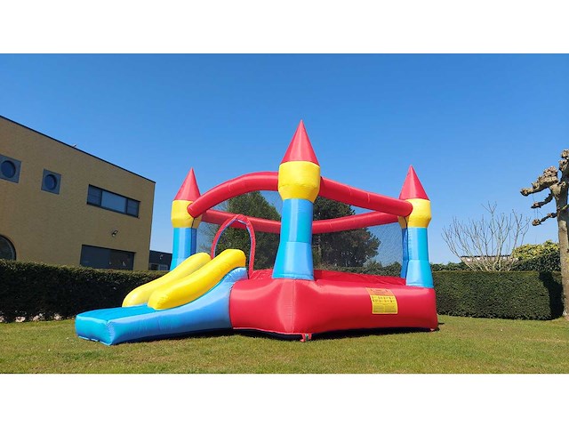 Springkasteel 'regenboog' - afbeelding 1 van  2