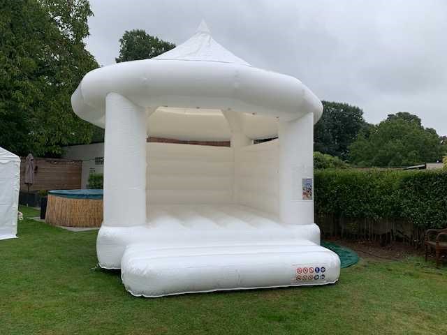 Springkasteel trouw / wedding - afbeelding 2 van  6