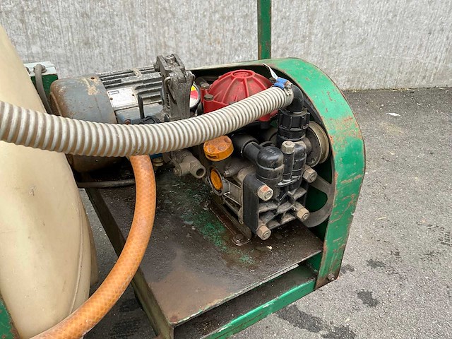 Sproeivat 300 liter - afbeelding 12 van  13