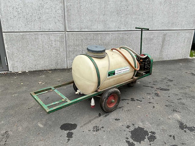 Sproeivat 300 liter - afbeelding 1 van  13