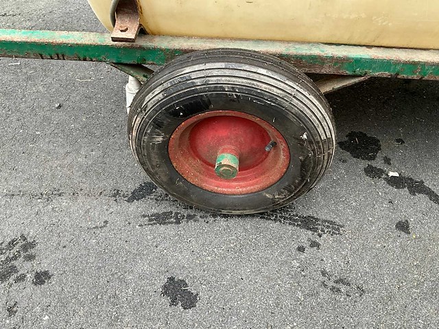 Sproeivat 300 liter - afbeelding 9 van  13