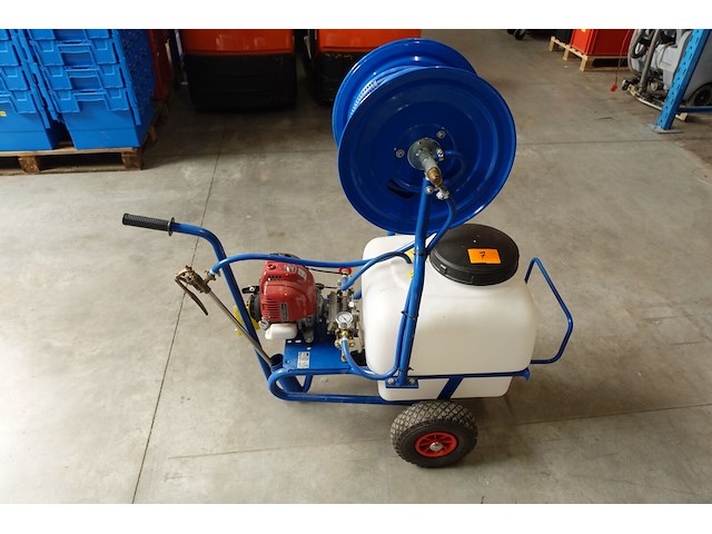 Spuittoestel op motor m.m. - afbeelding 6 van  11