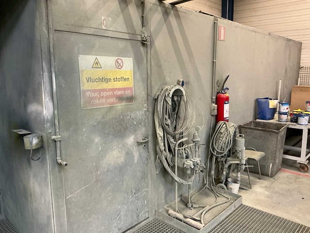 Spuitwand - afbeelding 26 van  28