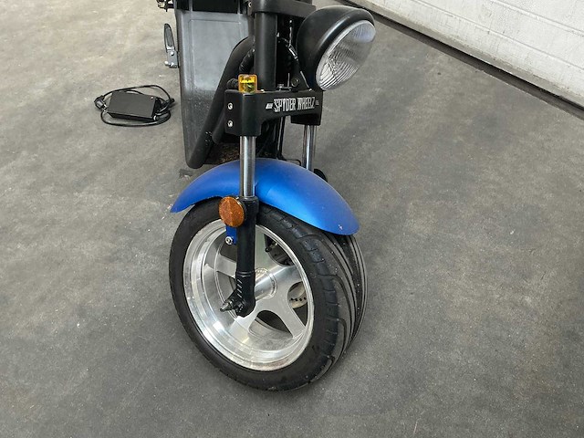 Spyder wheelz - caiqiees 2.0 - e-scooter - afbeelding 6 van  12