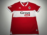Squad signed shirt " dennis praet" royal antwerp fc 2025-2026
