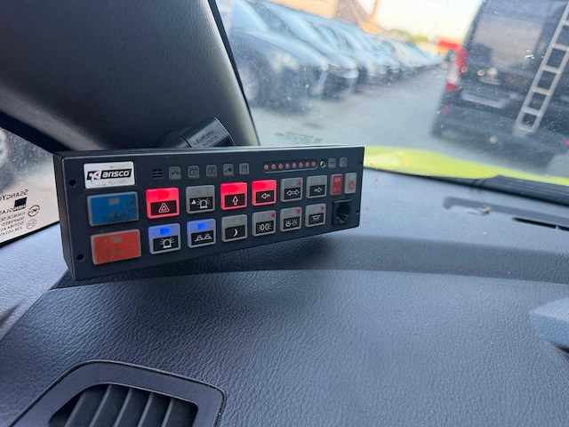 Ssangyong rodius signalisatievoertuig - afbeelding 2 van  14