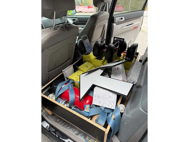 Ssangyong rodius signalisatievoertuig - afbeelding 3 van  14