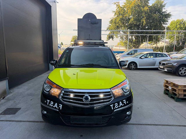 Ssangyong rodius signalisatievoertuig - afbeelding 7 van  14