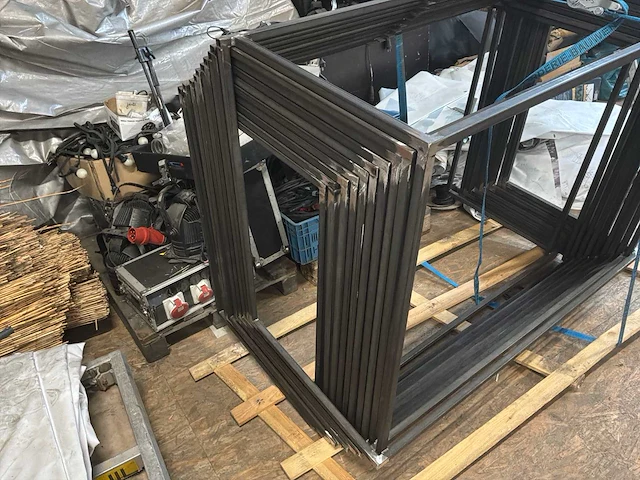 Sta-tafel set van 10 stuks, alleen de structuur - afbeelding 3 van  8
