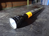 Staaflamp mag-lite - afbeelding 2 van  2