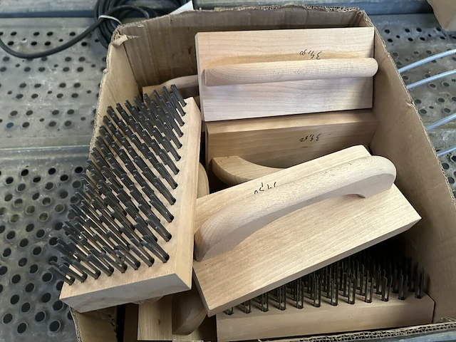 Staalborstels, 8 stuks - afbeelding 1 van  3