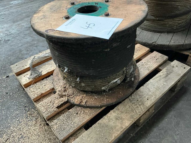 Staaldraad op rol - afbeelding 1 van  2