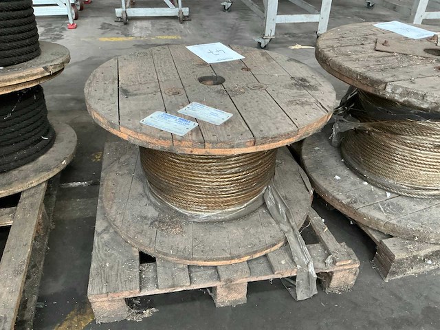 Staaldraad op rol - afbeelding 2 van  2