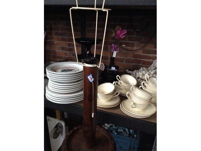 Staande lamp hout - afbeelding 2 van  3