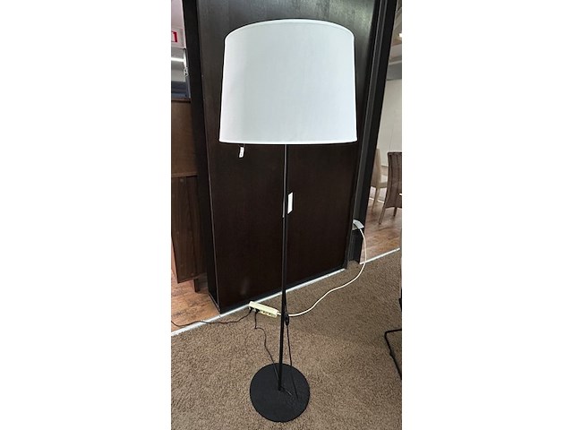 Staande lamp masa - afbeelding 1 van  7