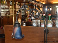 Staande lamp, met decoratieve glazen kap, werking niet gekend - afbeelding 2 van  2
