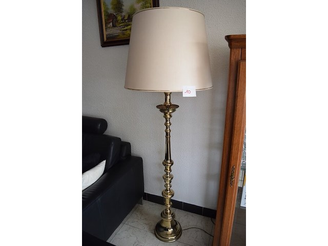 Staande lamp met gouden motief - afbeelding 1 van  2