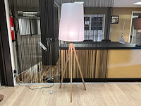 Staande lamp - afbeelding 1 van  8