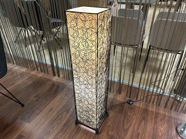 Staande lamp - afbeelding 1 van  9