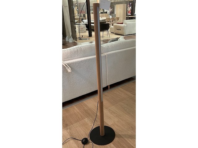 Staande lamp - afbeelding 1 van  4