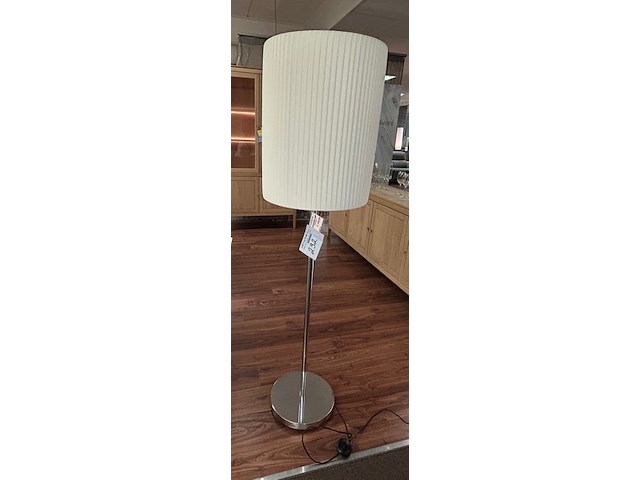 Staande lamp - afbeelding 1 van  3