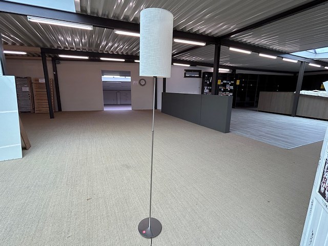 Staande lamp - afbeelding 1 van  4