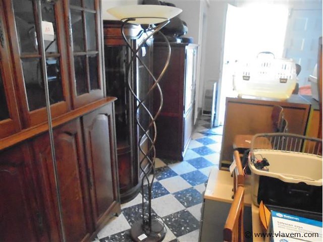 Staande lamp - afbeelding 1 van  2