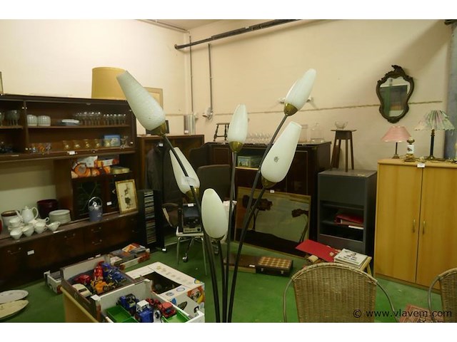 Staande lamp - afbeelding 1 van  2
