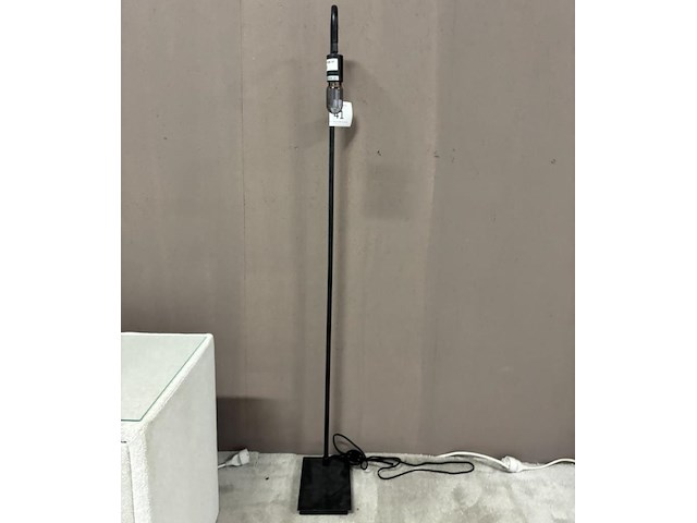 Staande lamp - afbeelding 1 van  3
